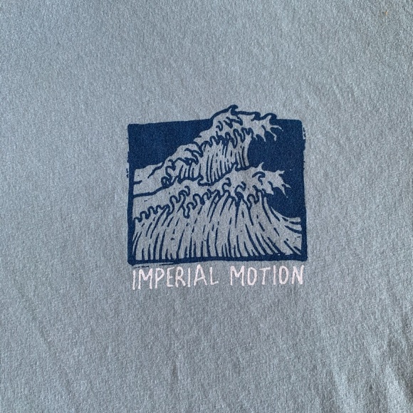 Blue Imperial Motion Cropped Tee - Picture 4 of 5